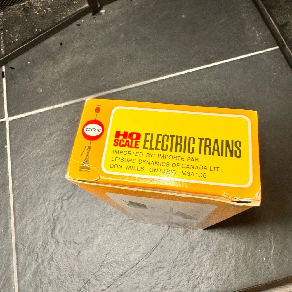 Vintage 70s Cox HO Scale Electric Trains CP Rail Box Car CP 355178 Silver Red‎